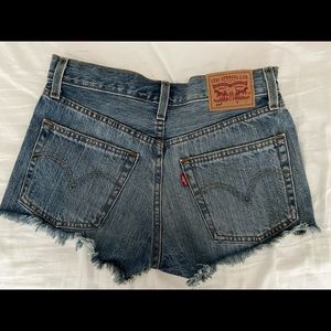 Levi’s 501 cutoff shorts size 25